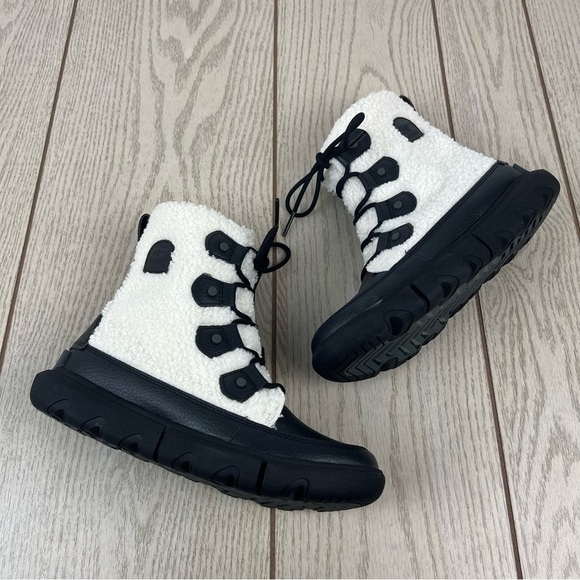Sorel Explorer II Joan Cozy Leather Faux Shearling Boots 6.5 Black/Sea Salt $165 - Picture 5 of 10